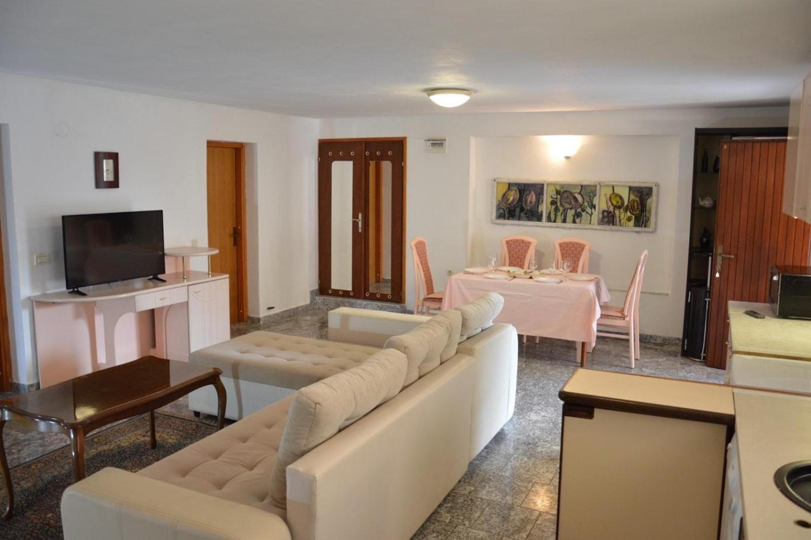 Nova Vas  Apartments Aurelia מראה חיצוני תמונה