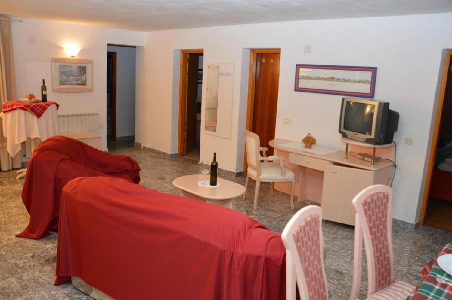 Nova Vas  Apartments Aurelia מראה חיצוני תמונה